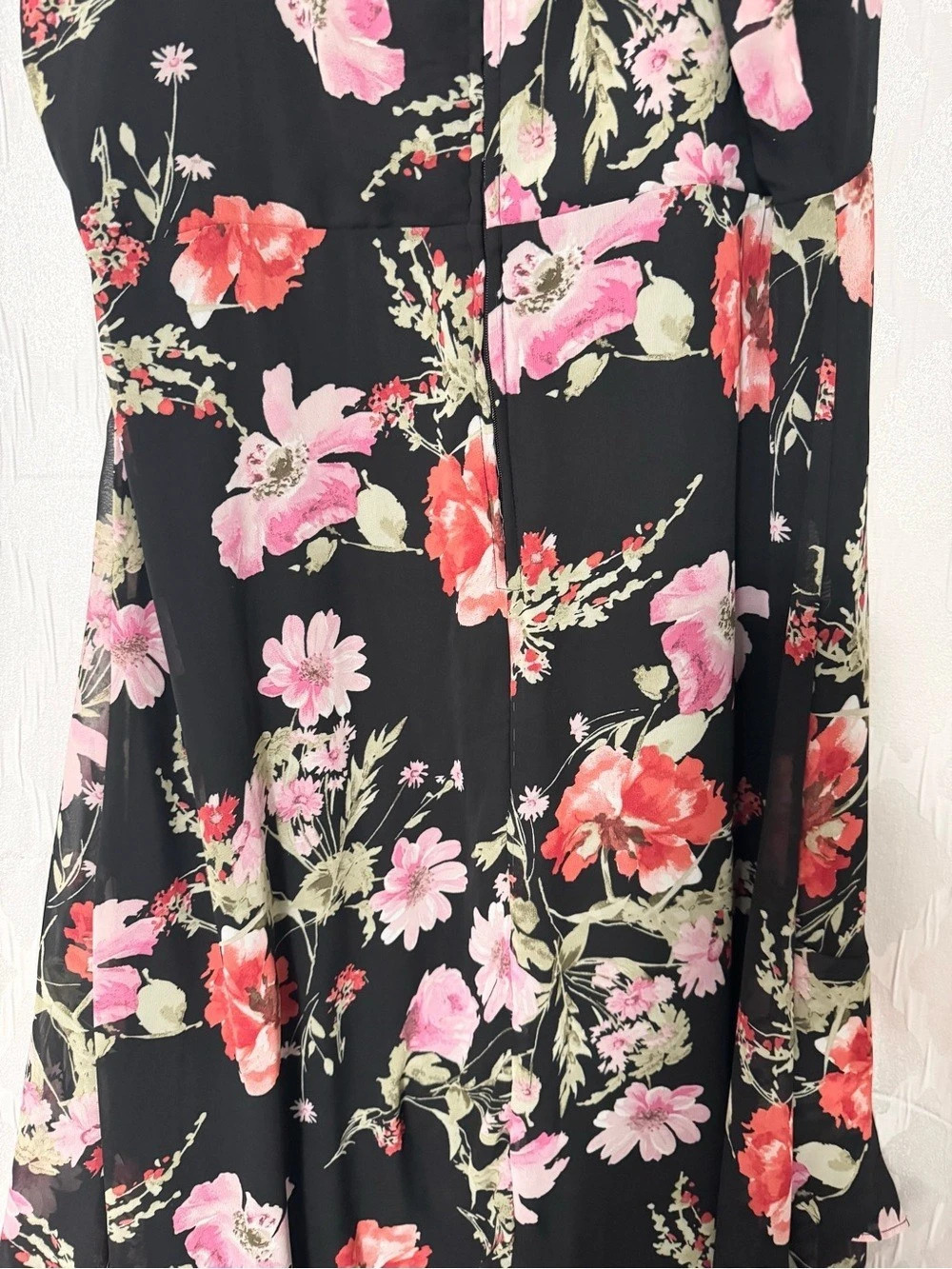 Speechless Floral Maxi Dress in Black & Pink Size Medium Like New - Picture 4 of 6